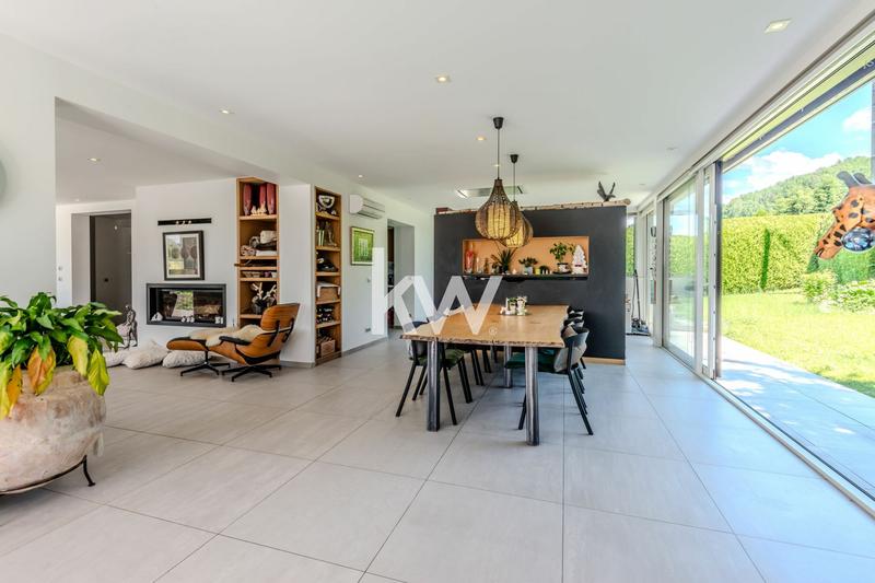 Maison - 262 m² - 8 pièces