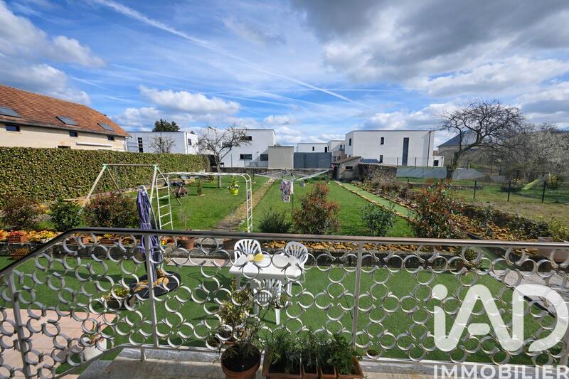 Maison - 240 m² - 5 pièces