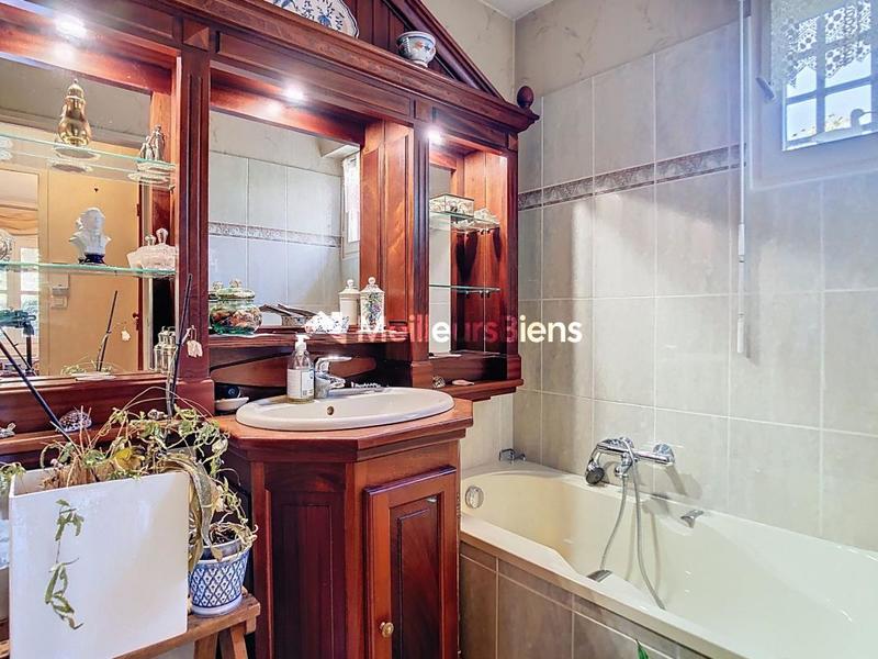 Maison - 138 m² - 6 pièces