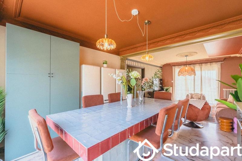 Chambre - 11 m² - 1 pièce