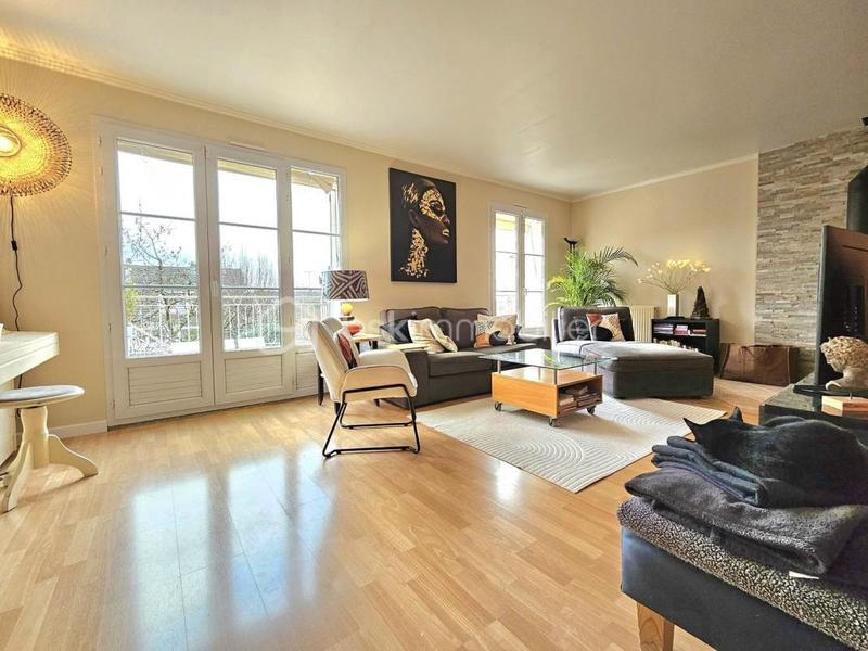 Pavillon - 162 m² - 9 pièces