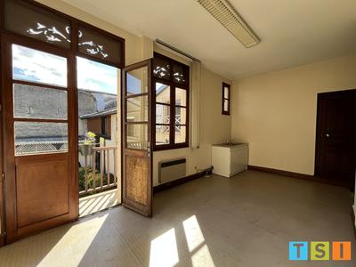Immeuble mixte - 597 m²