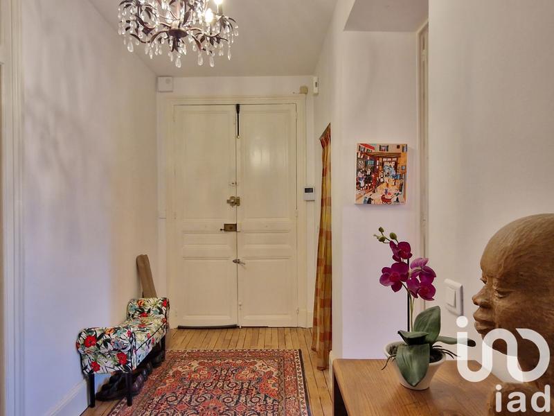 Appartement - 186 m² - 6 pièces