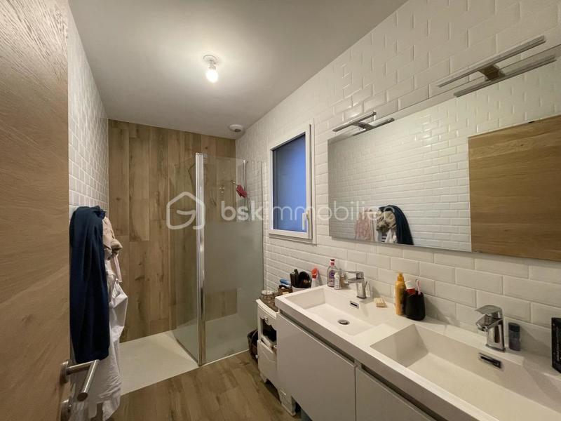 Maison - 167 m² - 9 pièces