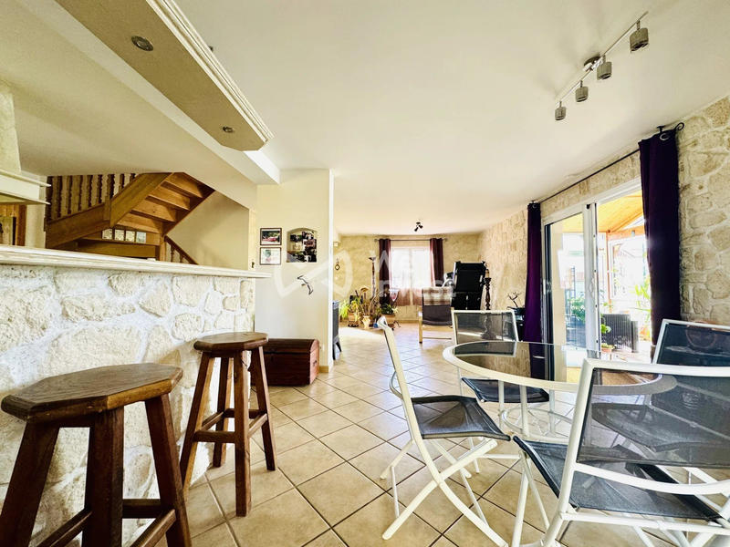 Maison - 138 m² - 6 pièces
