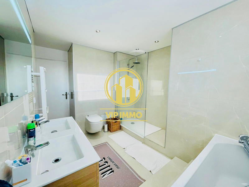 Appartement - 105 m² - 4 pièces