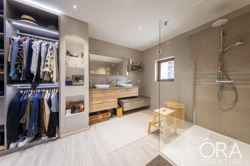 Maison ancienne - 214 m² - 10 pièces