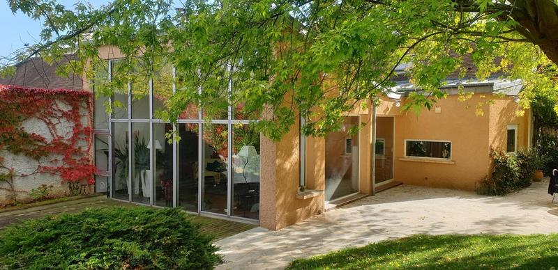 Maison - 232 m² - 11 pièces