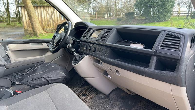Volkswagen Transporter Vu L1h1 T6 2.0 Tdi 102 Business Line