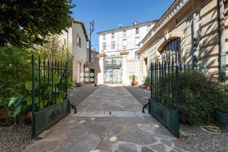 Immeuble - 1 243 m² - 14 pièces