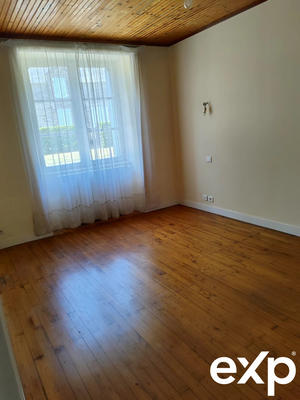 Maison traditionnelle - 104 m² - 4 pièces