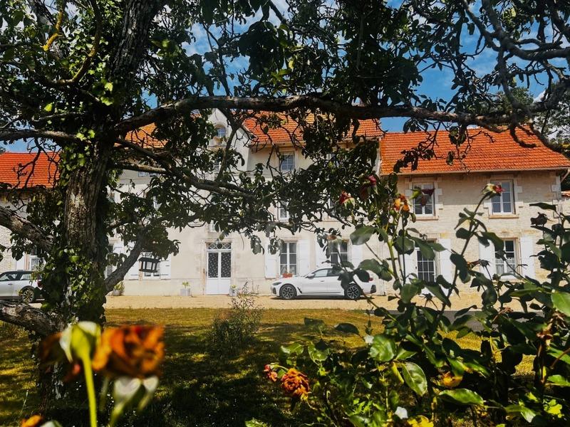 Propriété - 590 m² - 20 pièces