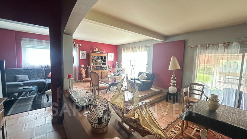 Maison - 280 m² - 8 pièces