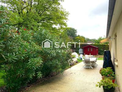 Maison - 90 m² - 5 pièces