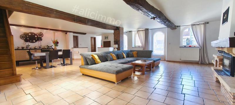 Maison - 300 m² - 8 pièces