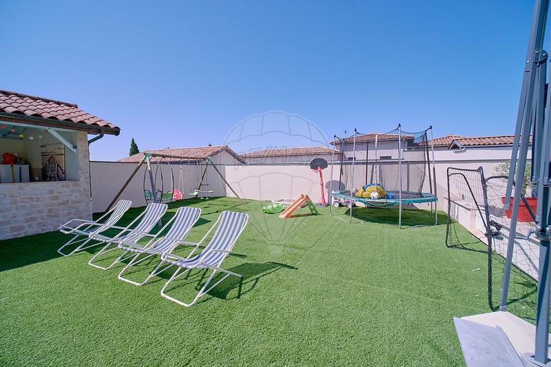 Maison - 180 m² - 6 pièces