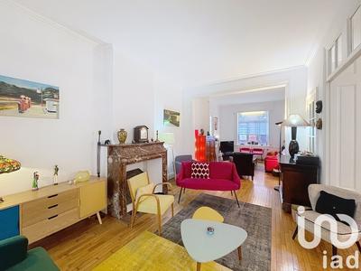 Maison - 239 m² - 9 pièces