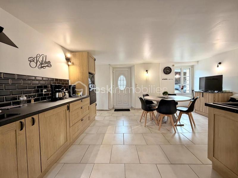 Maison - 180 m² - 5 pièces