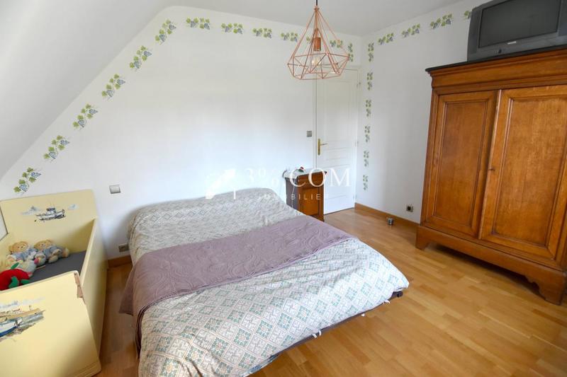 Propriété - 175 m² - 11 pièces