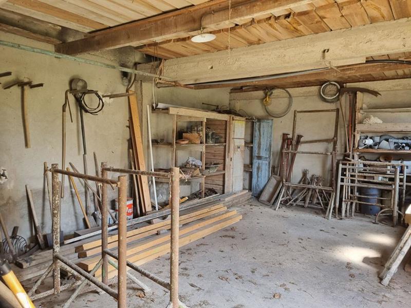 Parking / Garage - 104 m²