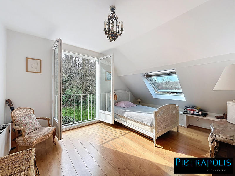 Maison - 224 m² - 7 pièces