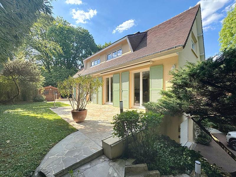 Maison - 182 m² - 7 pièces