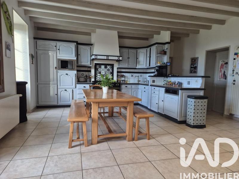 Maison - 219 m² - 8 pièces