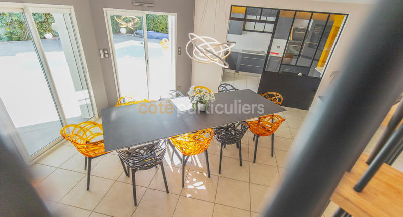 Maison d'architecte - 251 m² - 12 pièces