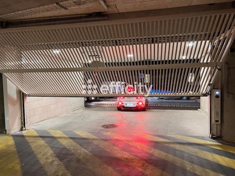 Parking / Garage - 12 m²