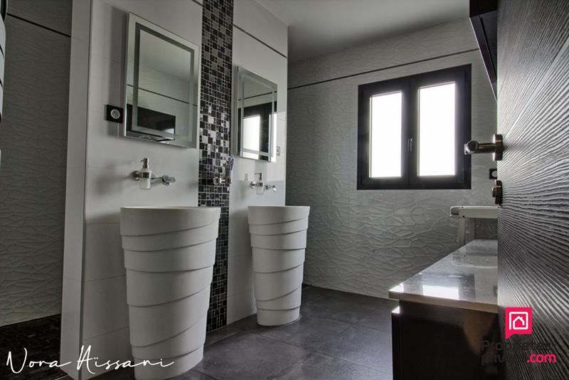 Maison - 180 m² - 6 pièces