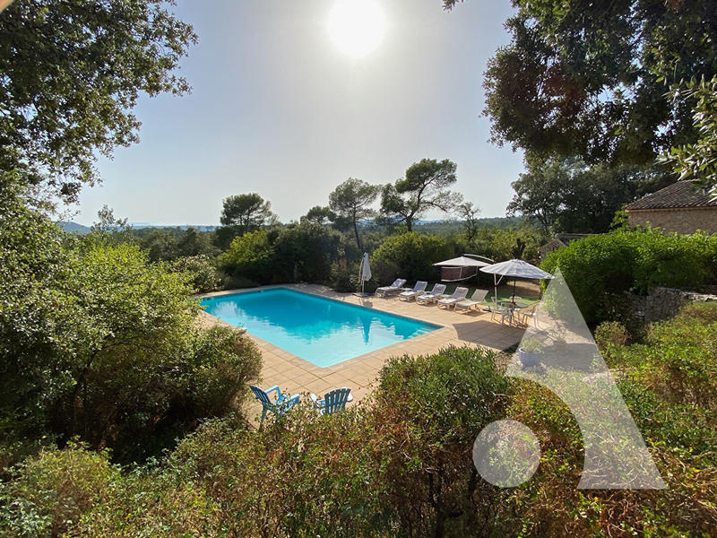 Maison - 490 m² - 19 pièces