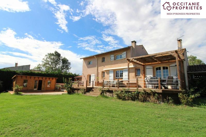 Maison - 229 m² - 9 pièces