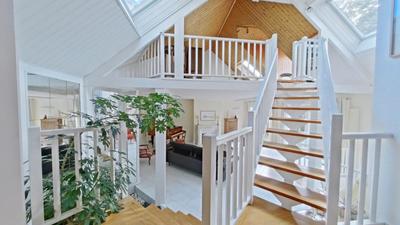 Maison - 284 m² - 9 pièces