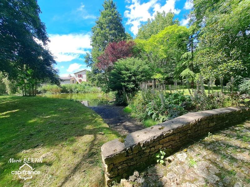 Propriété - 426 m² - 11 pièces