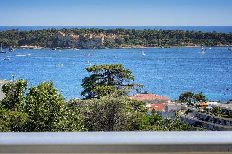 Appartement - 104 m² - 4 pièces