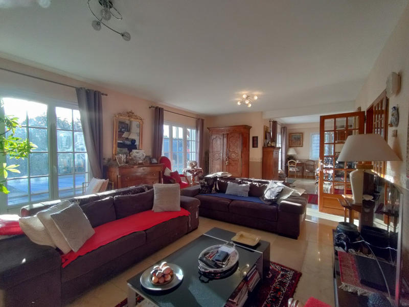 Maison - 178 m² - 9 pièces