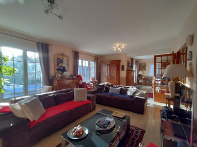 Maison - 178 m² - 9 pièces