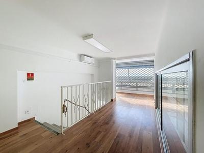 Local d'activité / Entrepôt - 75 m²