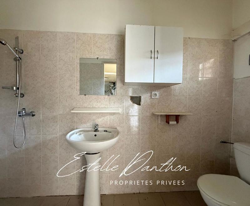 Maison - 240 m² - 8 pièces