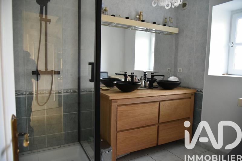 Maison - 277 m² - 9 pièces