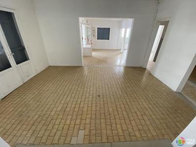 Local commercial - 68 m² - 4 pièces