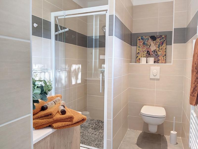 Maison - 400 m² - 12 pièces