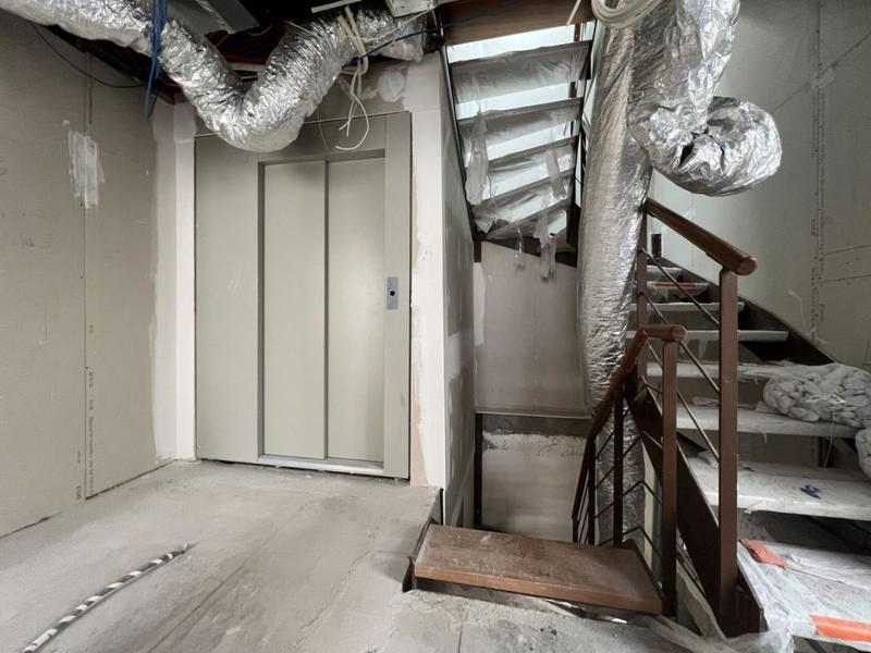 Bureau - 119 m² - 6 pièces