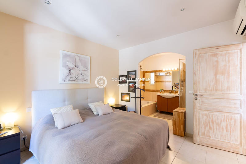 Maison - 180 m² - 6 pièces