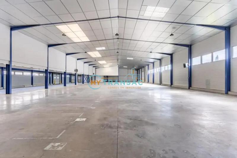 Local d'activités - 2 361 m²