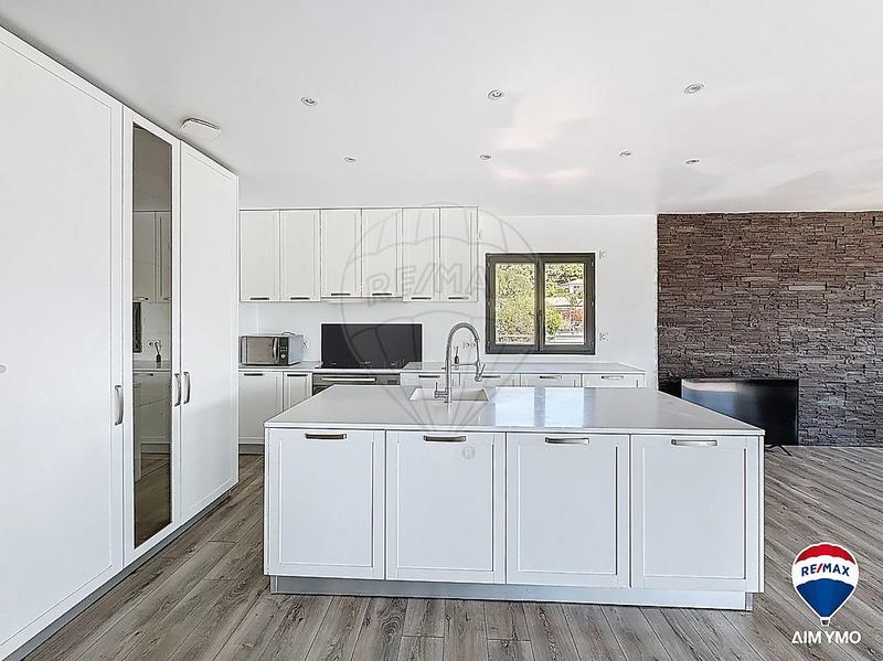 Villa - 196 m² - 6 pièces