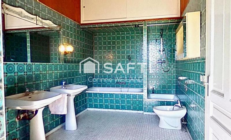 Maison - 185 m² - 8 pièces