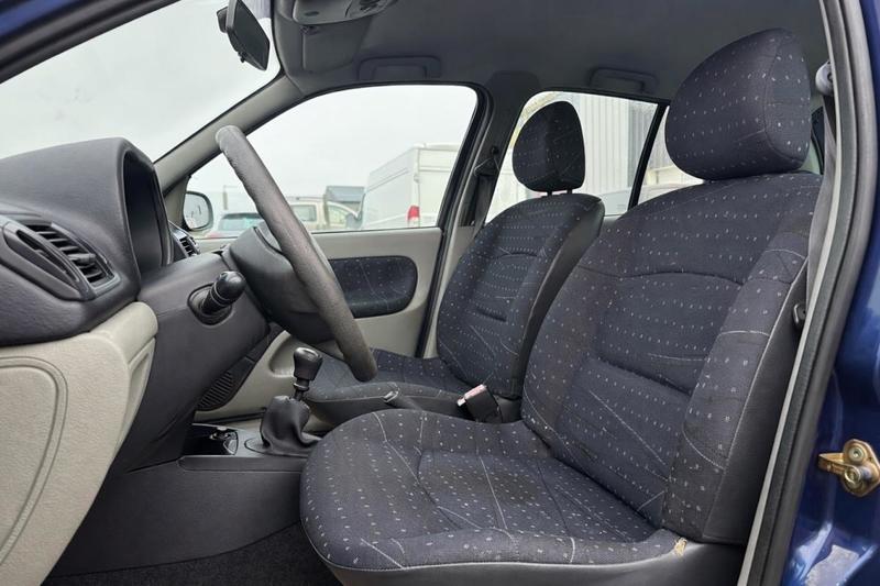 Renault Clio II 1.2 60ch 5p Authentique