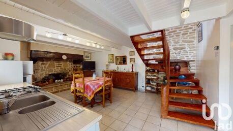 Maison - 180 m² - 11 pièces