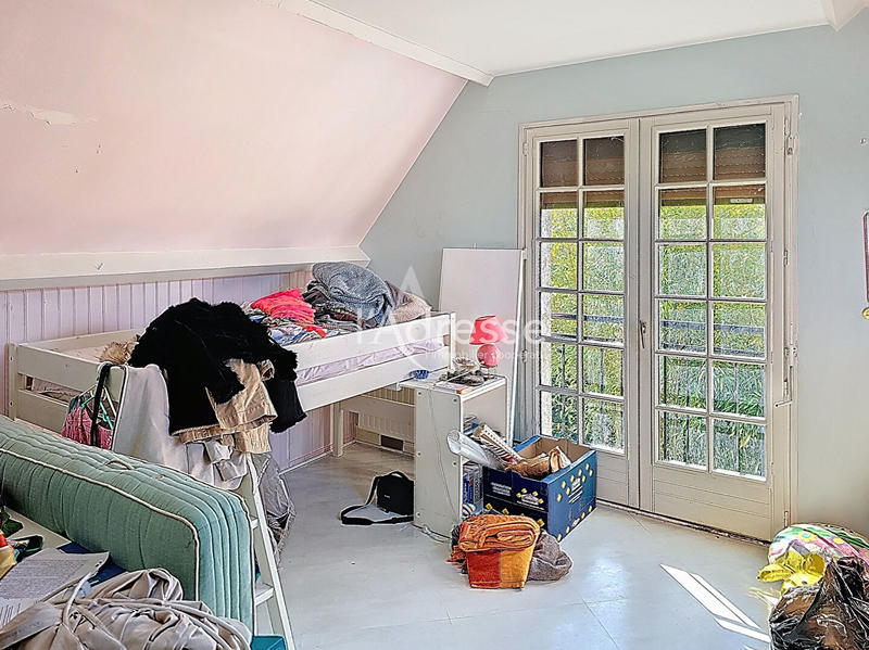 Maison - 202 m² - 6 pièces